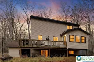 19 Livingston Ln, Clifton Twp, PA 18424 - Photo 2