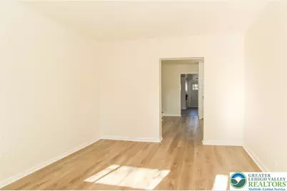 330 Walnut Street, Catasauqua Boro, PA 18032 - Photo 2
