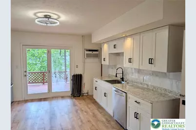 221 E Bertsch Street, Lansford, PA 18232 - Photo 6