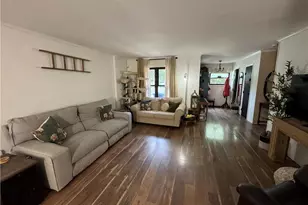 3412 Colonial Ct, South Whitehall Township, PA 18104 - Photo 4