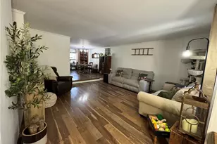 3412 Colonial Ct, South Whitehall Township, PA 18104 - Photo 2