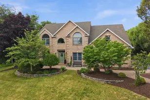 831 Colonna Ln, Bushkill Twp, PA 18064 - Photo 2