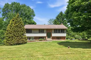 2279 Taylor Dr, Upper Saucon Township, PA 18034 - Photo 4