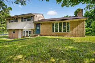 933 Big Oak Rd, Lower Makefield Boro, PA 19067 - Photo 2