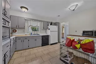 933 Big Oak Rd, Lower Makefield Boro, PA 19067 - Photo 14