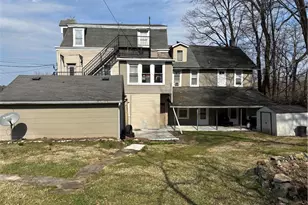 2102 S Lehigh Ave, Whitehall Township, PA 18052 - Photo 2