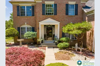 5331 Greenbriar Drive, Hanover Twp, PA 18017 - Photo 2
