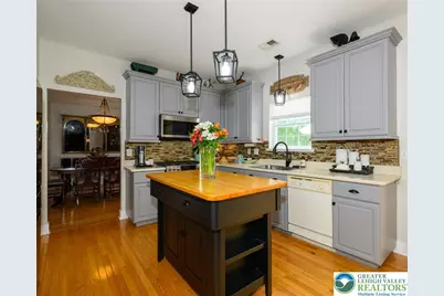 5331 Greenbriar Drive, Hanover Twp, PA 18017 - Photo 12