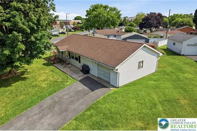 65 Seyfried Avenue, Upper Nazareth Twp, PA 18064 - Photo 4