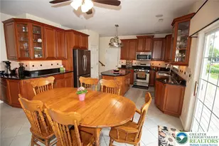 7068 Periwinkle Dr, Macungie Boro, PA 18062 - Photo 12