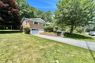 1201 Verona Dr, Plainfield Township, PA 18072 - Photo 2