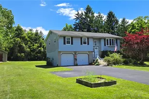6581 Skyview Ln, Coopersburg Boro, PA 18036 - Photo 1