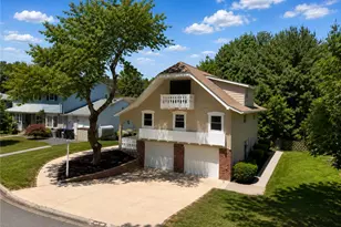 1423 Garden Ave, Salisbury Township, PA 18103 - Photo 4