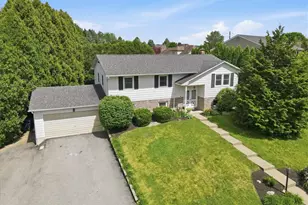 2705 Andrea Dr, Salisbury Township, PA 18103 - Photo 2
