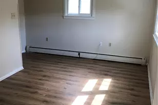 135 N Cedar St, Nazareth Boro, PA 18064 - Photo 8