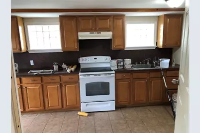 135 N Cedar Street, Nazareth Boro, PA 18064 - Photo 6