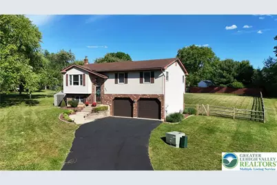 1521 Derhammer Street, Forks Twp, PA 18040 - Photo 2
