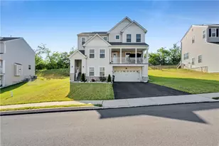 5044 Bellflower Dr, North Whitehall Township, PA 18078 - Photo 2