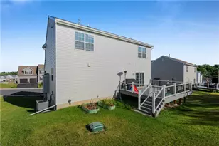5044 Bellflower Dr, North Whitehall Township, PA 18078 - Photo 6