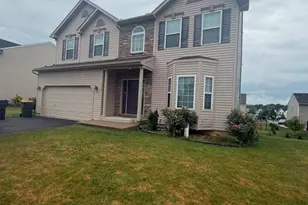 5939 Winterberry Pl, Allentown City, PA 18104 - Photo 2