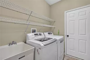 6616 Blue Heather Ct, Lower Macungie Township, PA 18062 - Photo 34