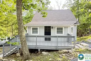 117 Clifton Dr, Bushkill, PA 18324 - Photo 1