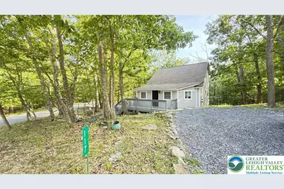 117 Clifton Drive, Bushkill, PA 18324 - Photo 2