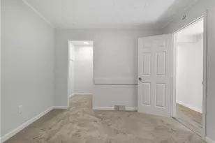1059 Seneca St, Fountain Hill Boro, PA 18015 - Photo 12