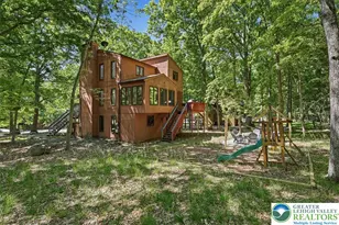 221 Somerset Dr, Stroud Twp, PA 18301 - Photo 2
