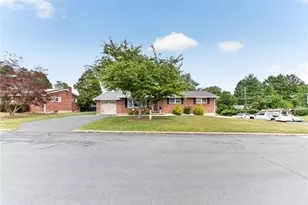 7290 Heather Rd, Macungie Boro, PA 18062 - Photo 2