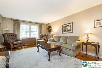 2042 Hilltop Road, Lower Saucon Township, PA 18015 - Photo 6