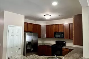 306 Milkweed Dr, Upper Macungie Township, PA 18104 - Photo 2