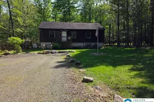 1037 Maplewood Dr, Newfoundland, PA 18445 - Photo 2