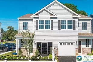 2160 S Poplar St, Allentown City, PA 18103 - Photo 1