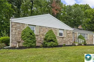243 Flagstone, Bethlehem City, PA 18017 - Photo 2