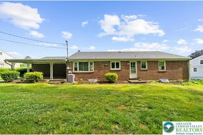 243 Flagstone, Bethlehem City, PA 18017 - Photo 4