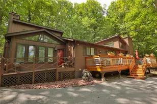 2114 Lansdale Dr, Stroud Twp, PA 18301 - Photo 2