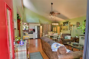2114 Lansdale Dr, Stroud Twp, PA 18301 - Photo 6