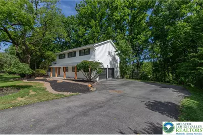 2011 Greenwood Road, Allentown City, PA 18103 - Photo 2