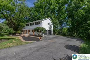 2011 Greenwood Rd, Allentown City, PA 18103 - Photo 2