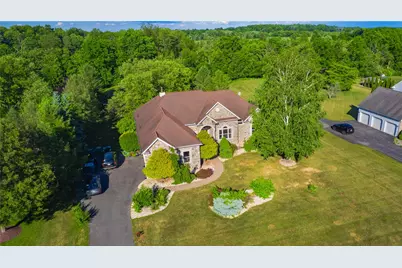 123 Chase Hollow Drive, Bushkill Twp, PA 18064 - Photo 1