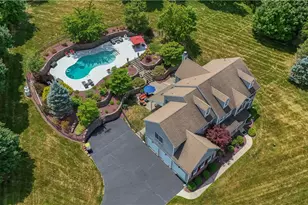 2760 Valley View Rd, Hellertown Boro, PA 18055 - Photo 2