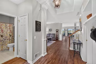 162 Glenmoor Circle N, Easton, PA 18045 - Photo 4