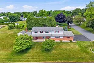 6202 Dove Dr, East Allen Township, PA 18017 - Photo 4