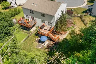 114 Michael Ct, Northampton Boro, PA 18067 - Photo 2