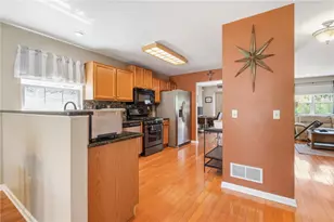 114 Michael Ct, Northampton Boro, PA 18067 - Photo 4