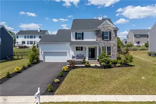 640 Rinaldi Ln, Easton, PA 18040 - Photo 1