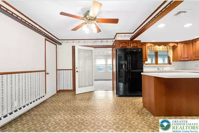 5824 Holiday Drive, Upper Macungie Township, PA 18104 - Photo 10