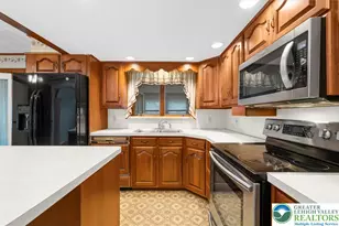 5824 Holiday Dr, Upper Macungie Township, PA 18104 - Photo 8