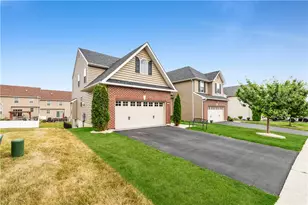 9667 Crescent Ln, Upper Macungie Township, PA 18031 - Photo 10